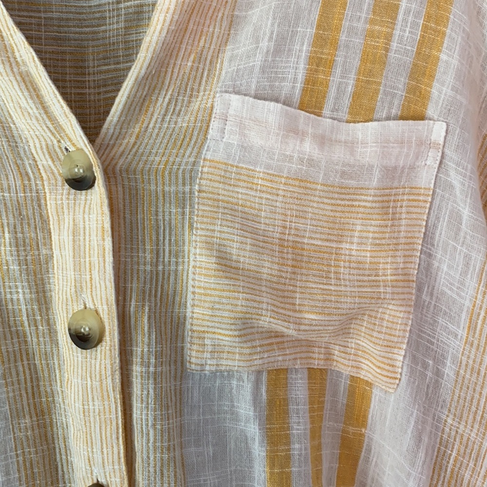 Unique Spectrum Linen Front-Button ShortSleeve Top - Picture 7 of 9